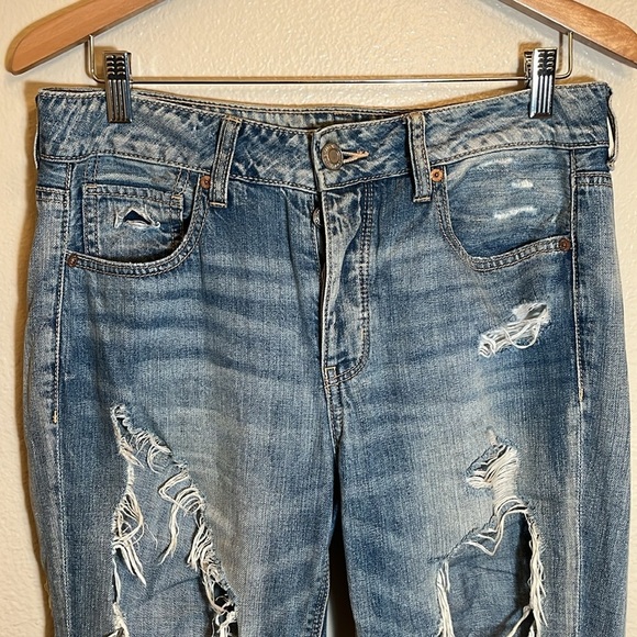 American Eagle Outfitters Tomgirl Button Fly Cotton Distressed Jeans - Picture 2 of 12